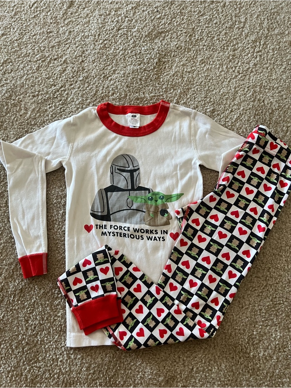 Hanna Andersson White and Red Mandalorian & Grogu Hearts Pajama Set The Force 12